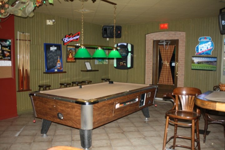 O'P'tit Bar Resto table de billard