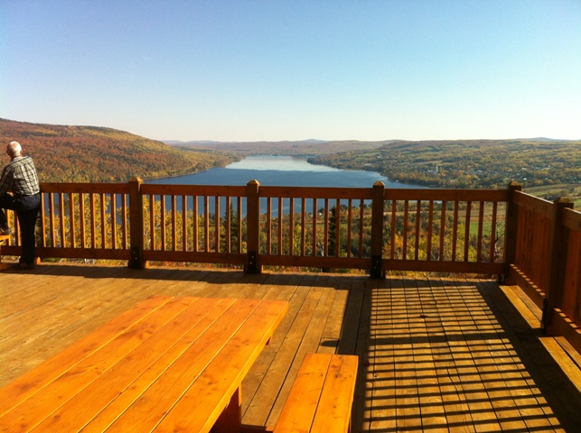 Pohénégamook Automn viewpoint 