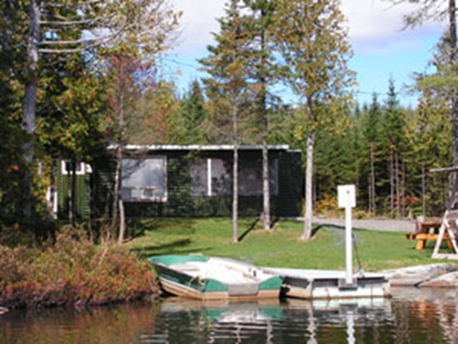 Étang de Pêche Lac du Repos - Résidences de tourisme - Dormir et manger ...